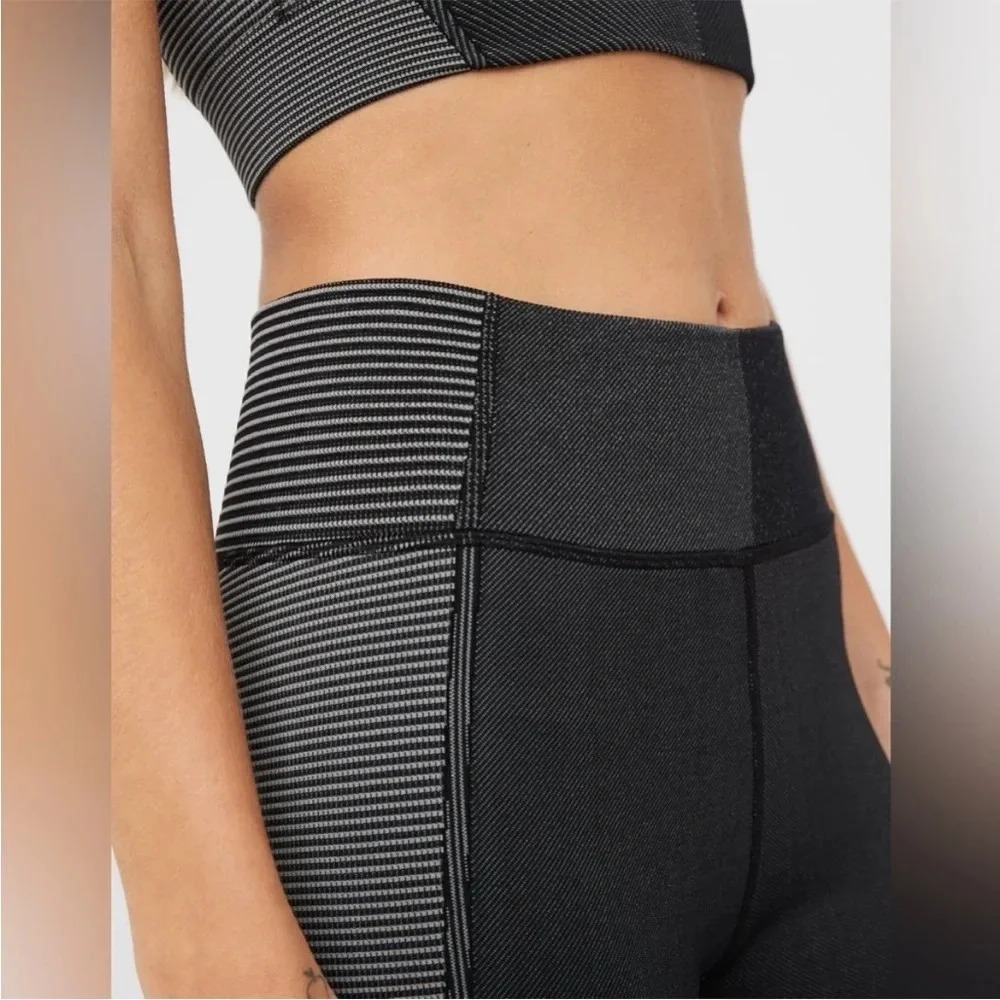 OFFLINE By Aerie Seamless High Waisted Leggings Size Medium - Picture 7 of 13